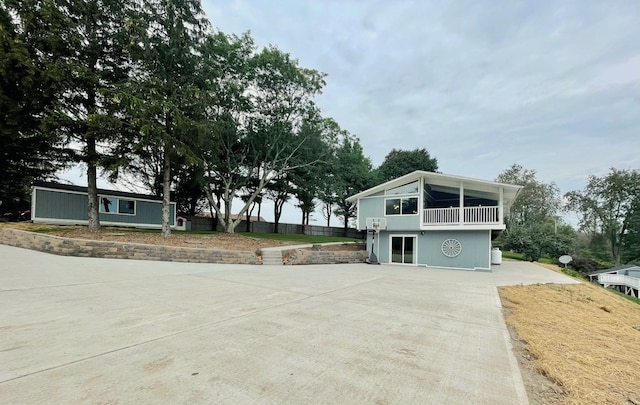 47 Alpine Dr, Athens, PA 18810 - mid-century modern home featuring driveway and a balcony