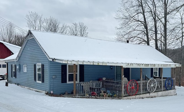 view of front of property