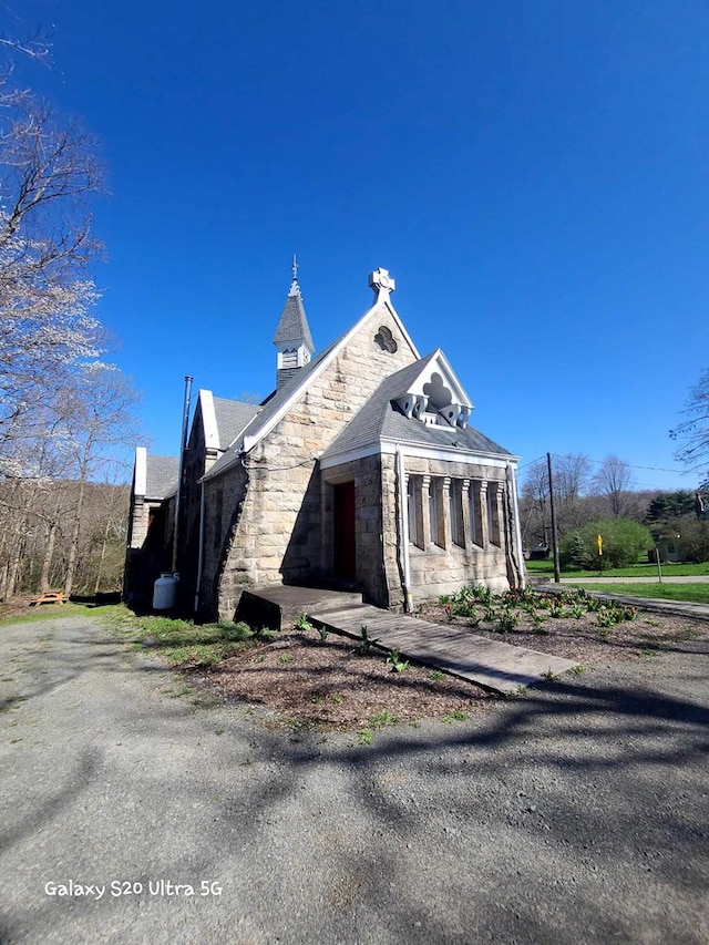 view of property exterior