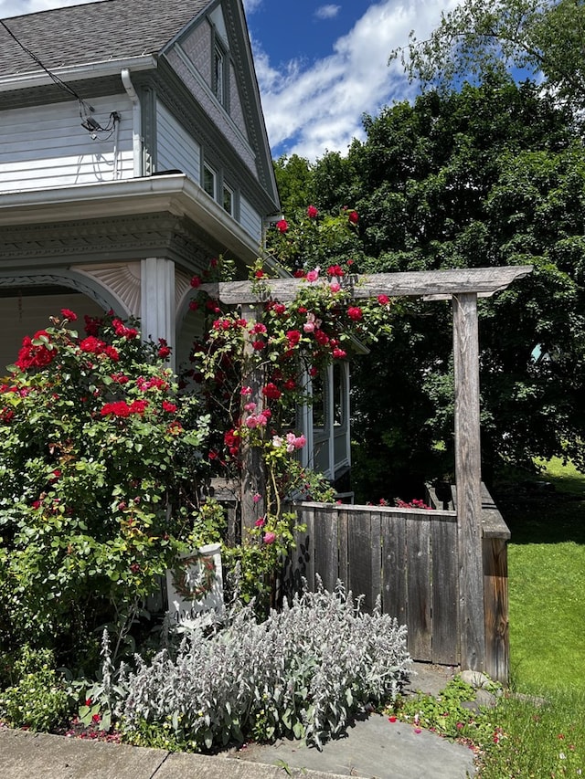 view of home's exterior