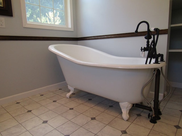 bathroom featuring a bathtub