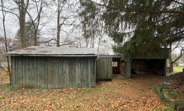 view of outbuilding