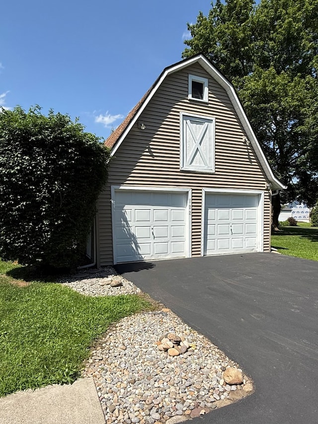 922 W Lockhart St, Sayre, PA 18840 - view of garage