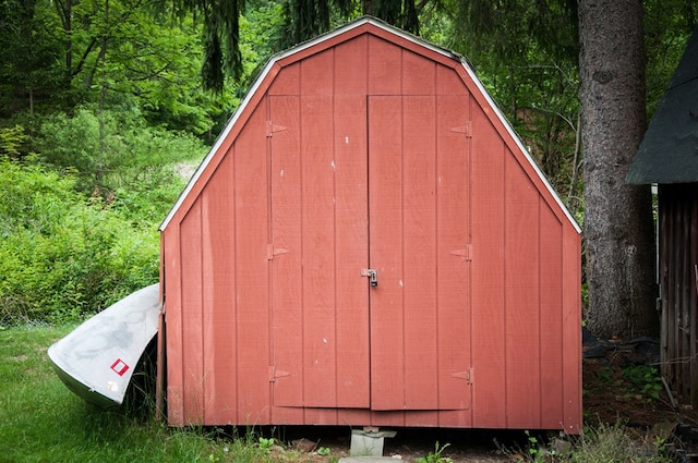 view of outdoor structure