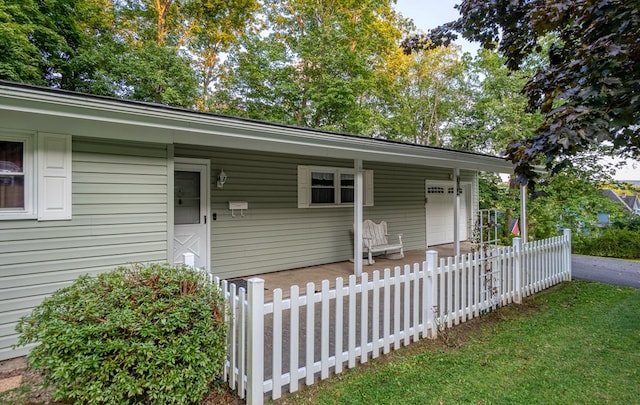 view of front of house with a porch