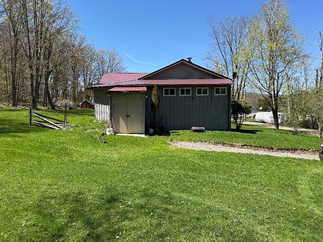 view of outdoor structure with an outdoor structure