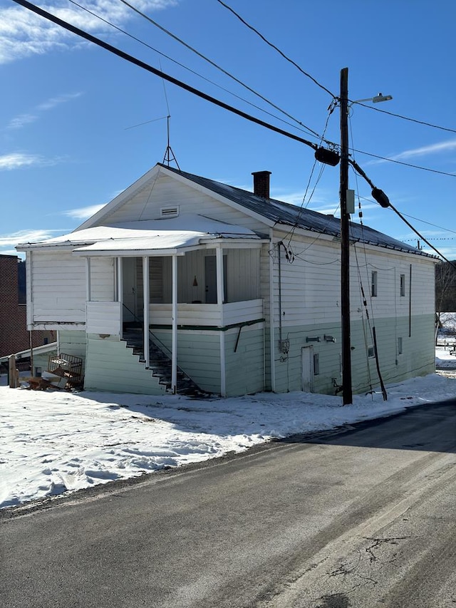 view of front of property