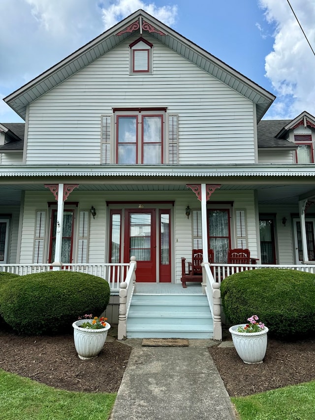 view of front facade featuring covered porch