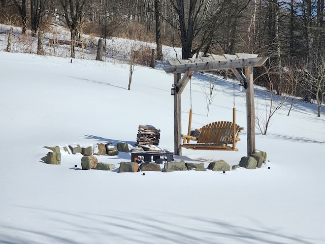 view of yard layered in snow