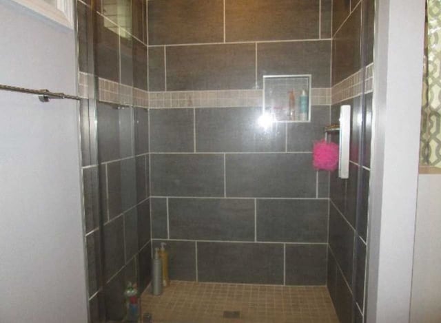 408 W Honeoye St, Shinglehouse, PA 16748 - full bath with a shower stall