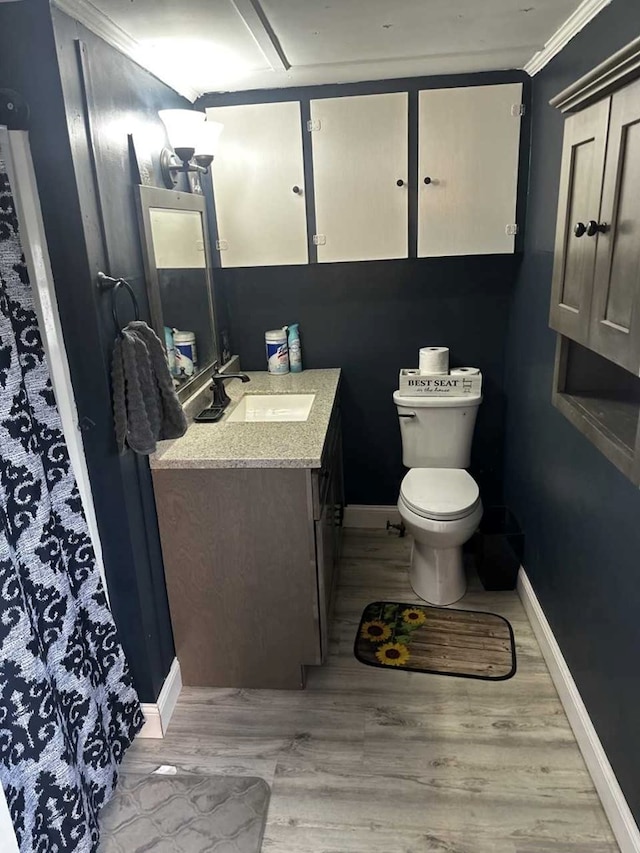 408 W Honeoye St, Shinglehouse, PA 16748 - full bath featuring vanity, wood finished floors, and crown molding