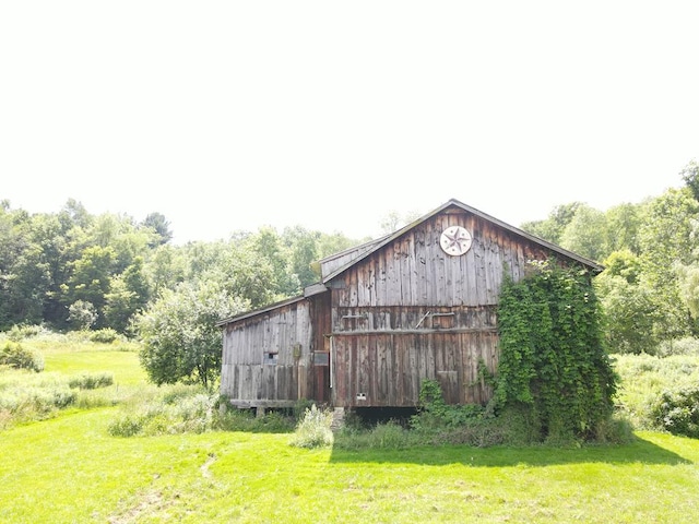 971 Indian Creek Rd, Eldred, PA 16731 - view of barn with a yard