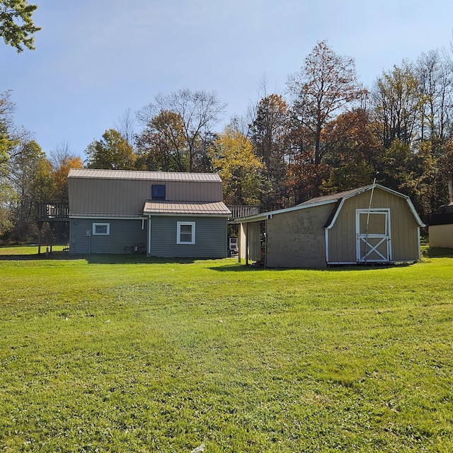 exterior space featuring a lawn