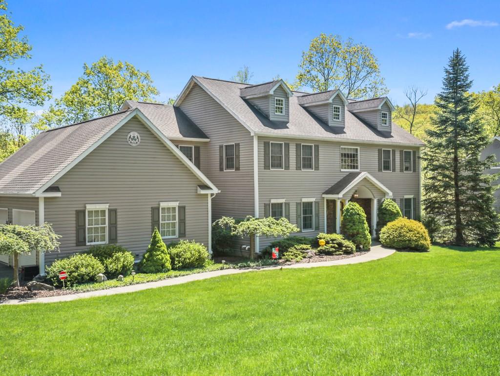 335 Sullivan Dr, Sayre, PA 18840 - photo 1