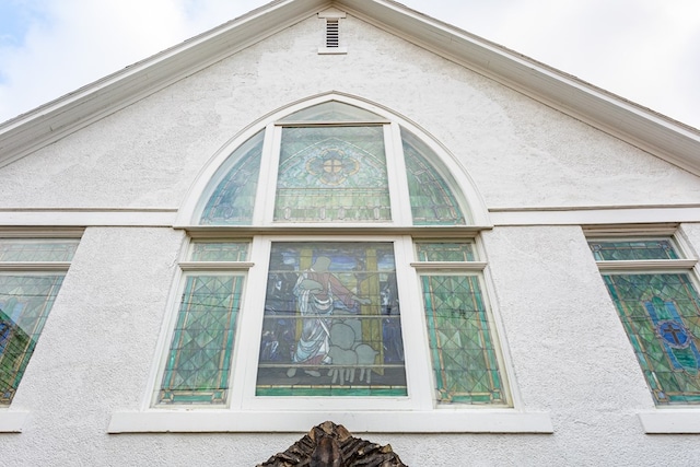 exterior details with stucco siding