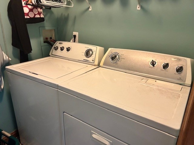 laundry room featuring washer and dryer