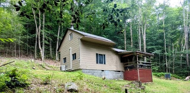 198 Spring Run Rd, Smethport, PA 16749 - view of side of home featuring a view of trees