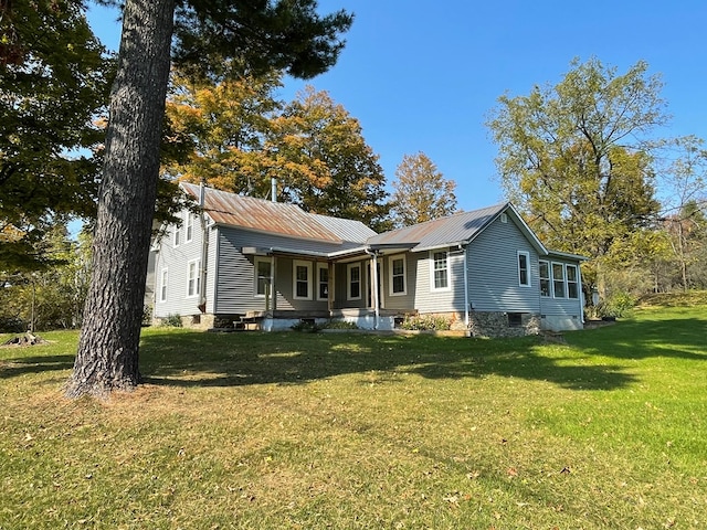 view of front of house with a front yard