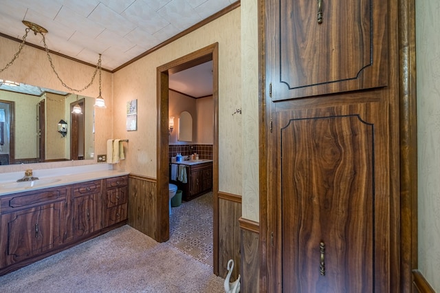 517 Mohawk St, Sayre, PA 18640 - full bath with vanity, ornamental molding, toilet, and wainscoting