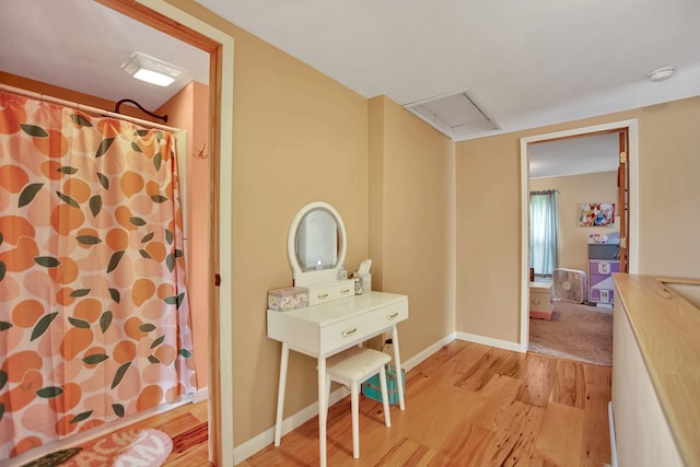40 Wetmore St, Wellsboro, PA 16901 - hallway with light wood-type flooring and baseboards