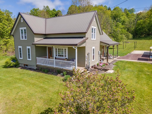 view of front of house featuring a porch and a front lawn