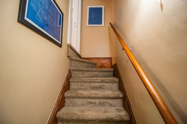 818 W Water St, Elmira, NY 14905 - view of stairway
