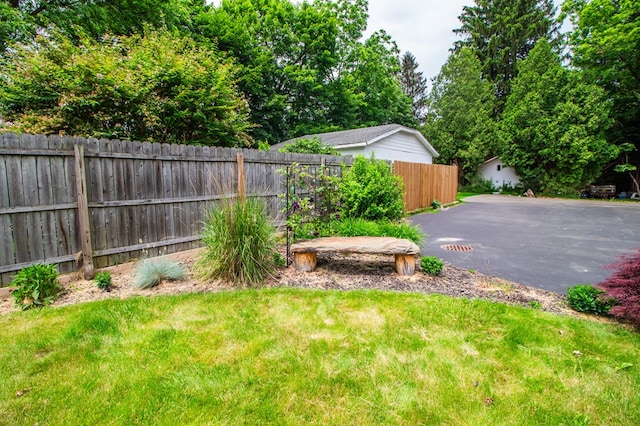 818 W Water St, Elmira, NY 14905 - view of yard
