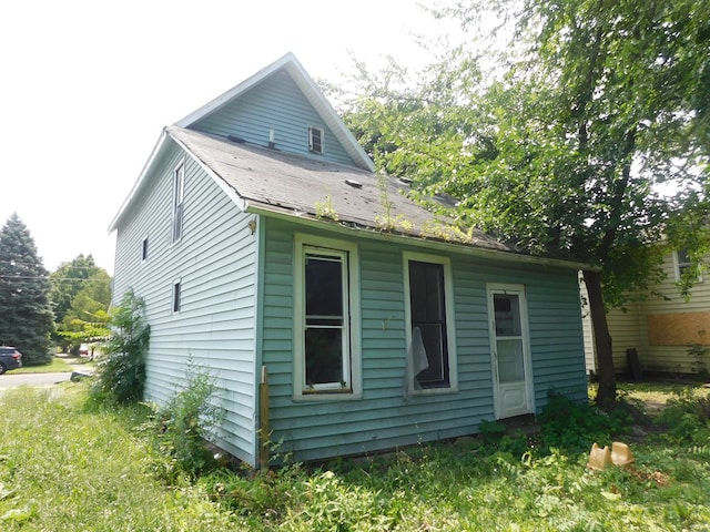 view of home's exterior