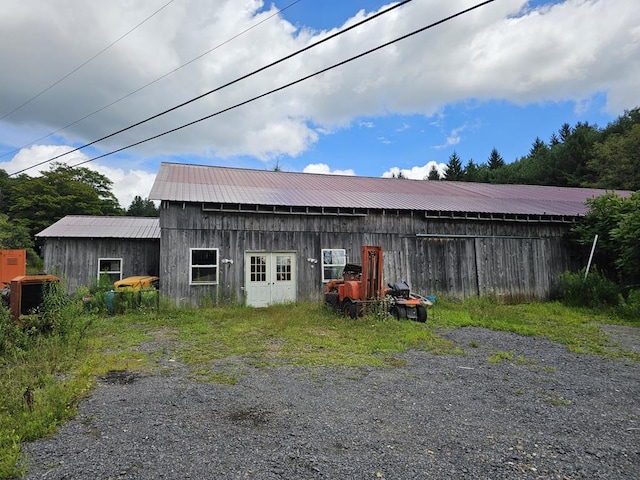 view of outbuilding