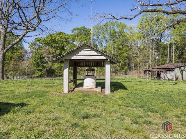 exterior space with a yard