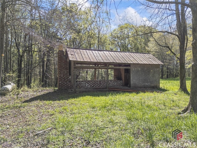 view of outdoor structure