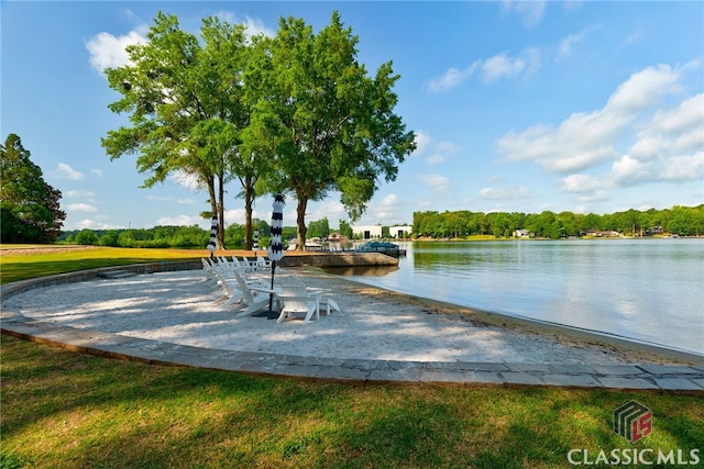 view of home's community featuring a water view