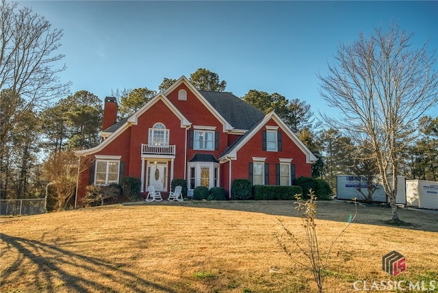 view of front of property with a front yard