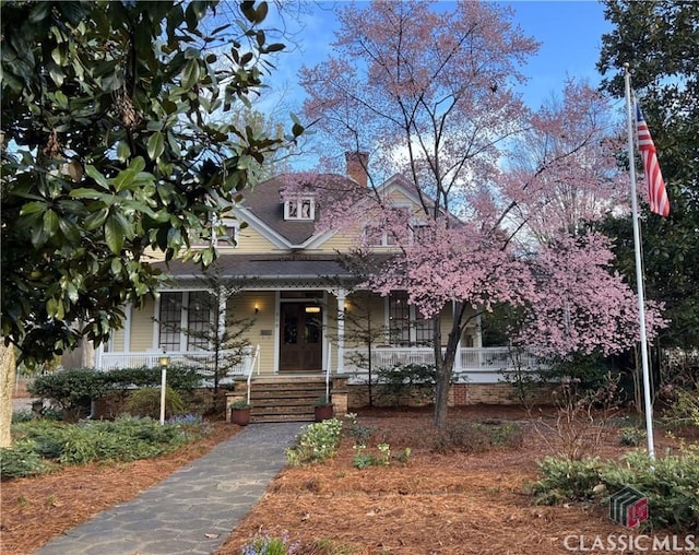 view of front of home with covered porch