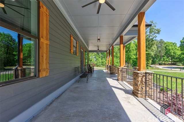 view of patio / terrace with covered porch