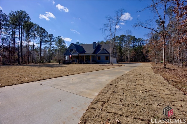 view of front property