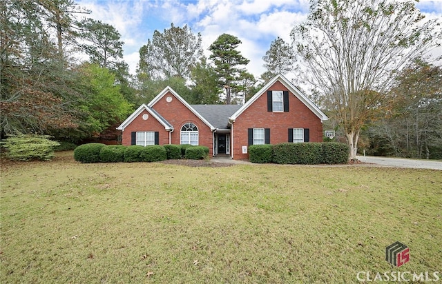 view of front of property with a front yard