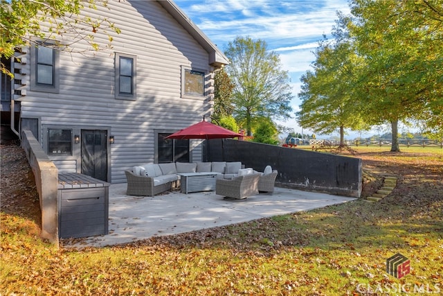 view of patio featuring an outdoor hangout area