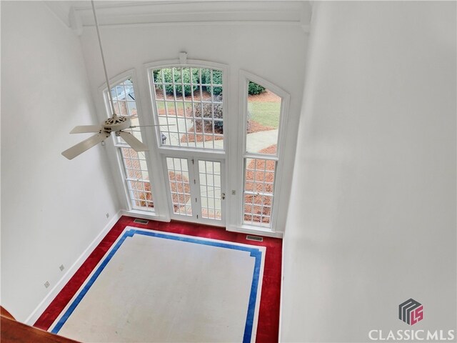 room details with ceiling fan