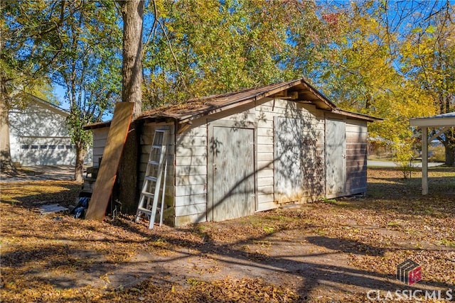 view of outdoor structure