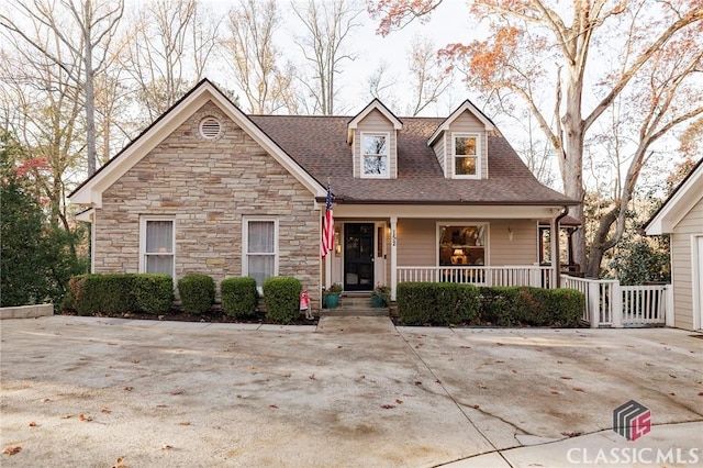 view of front of property featuring a porch