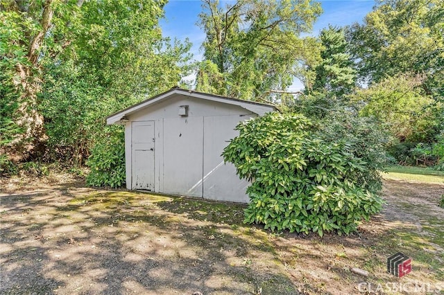 view of outbuilding