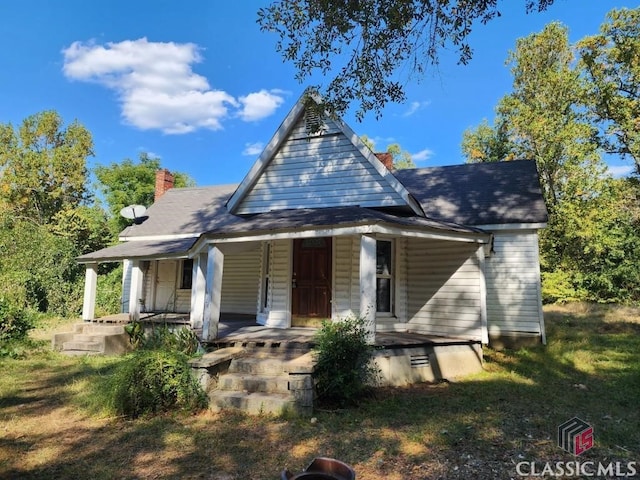 view of front of house featuring a porch