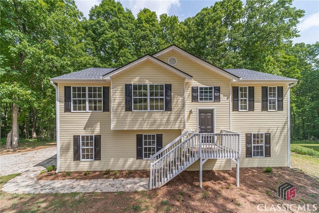 view of split foyer home