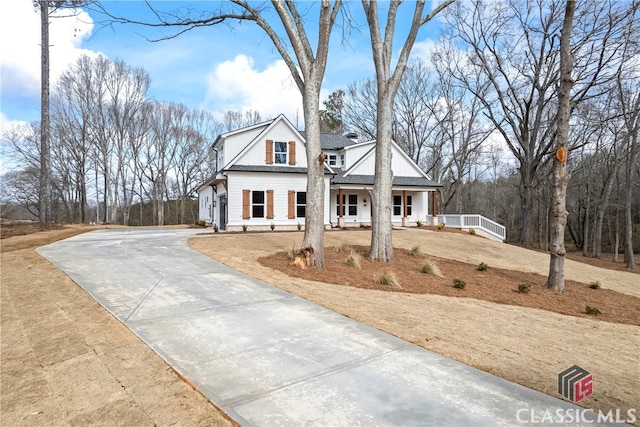 view of front of house with covered porch