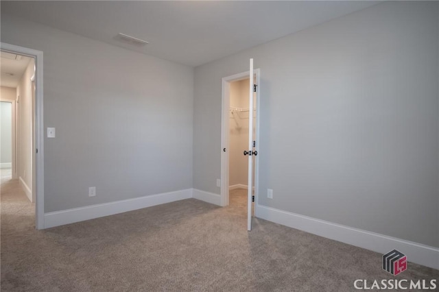 view of carpeted spare room