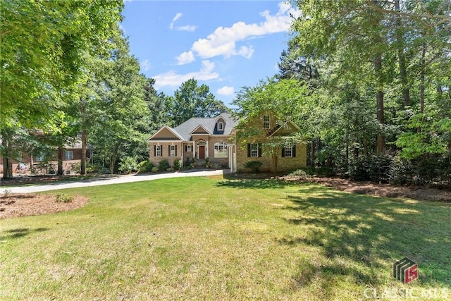 view of front of house with a front yard