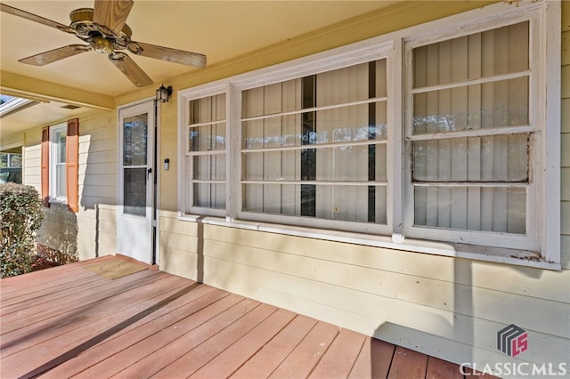 deck with ceiling fan