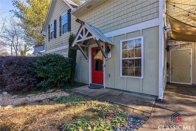 view of doorway to property