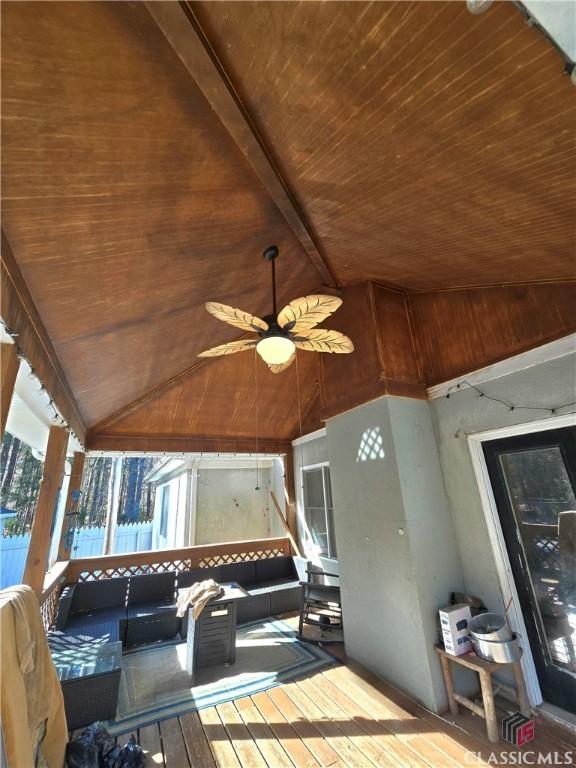 view of patio featuring a ceiling fan